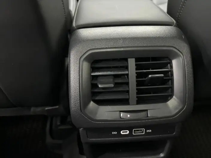 Volkswagen Tharu 2022 Model 280TSI 2WD Deluxe Edition – фото 9