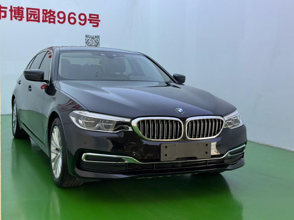 BMW 5 Series PHEV Модель 2019 года 530Le Luxury Set – фото 3