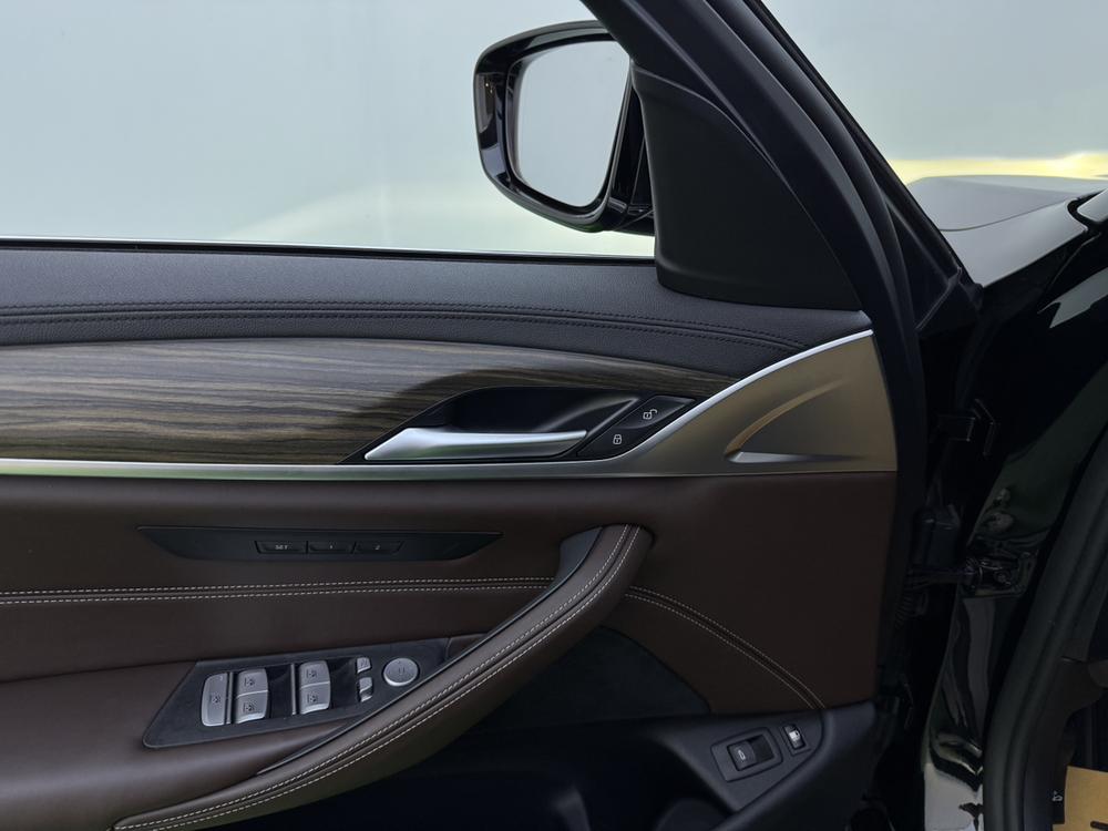 BMW 5 Series PHEV Модель 2019 года 530Le Luxury Set – фото 12
