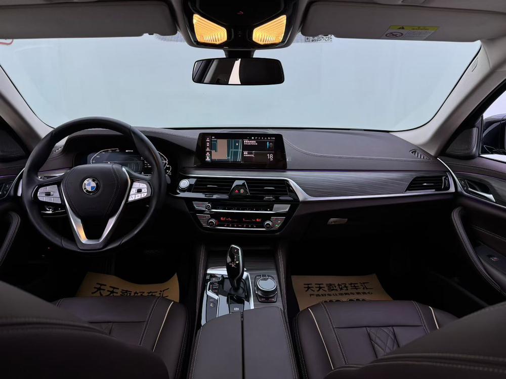 BMW 5 Series PHEV Модель 2019 года 530Le Luxury Set – фото 17