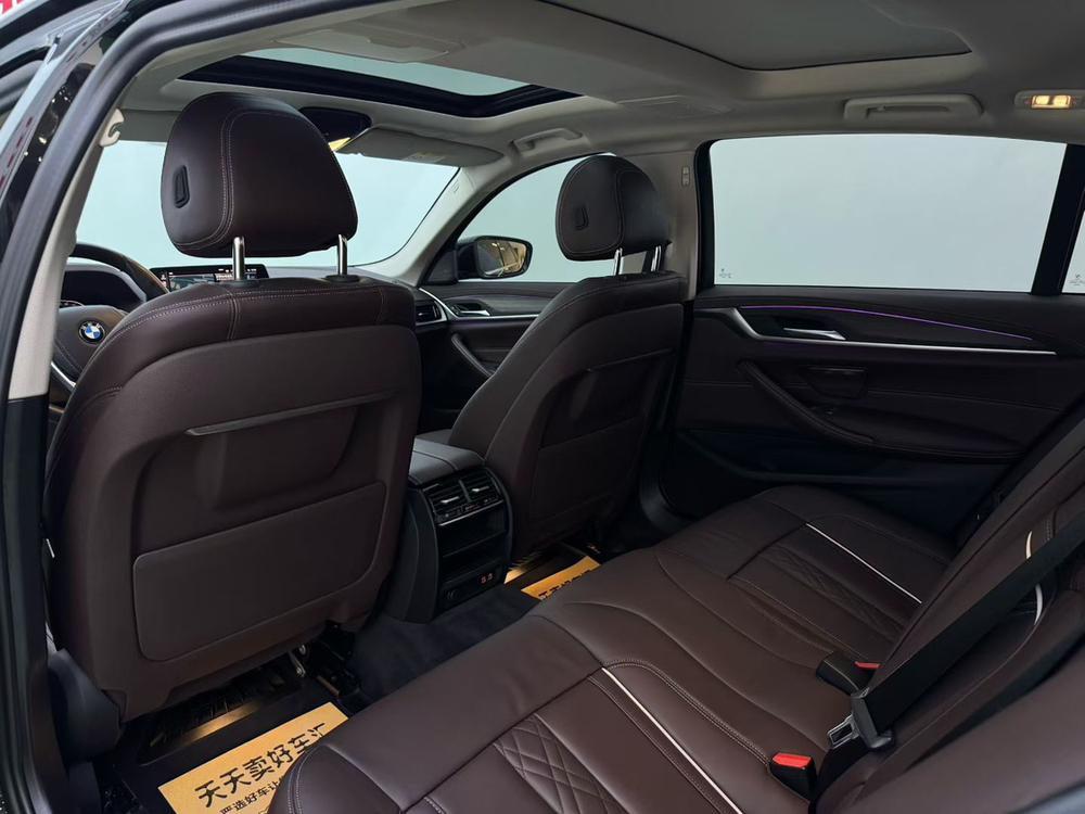 BMW 5 Series PHEV Модель 2019 года 530Le Luxury Set – фото 28