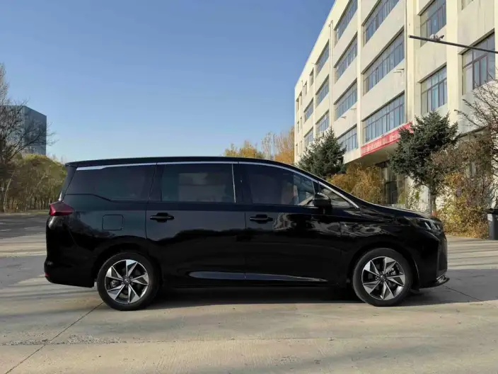 GAC Trumpchi M6 2021 Model 270T Automatic Deluxe Edition 7 seat – фото 8