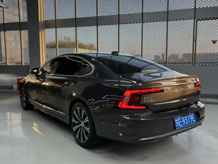 Volvo S90 2022 Model B5 Smart Range Deluxe Edition – фото 5