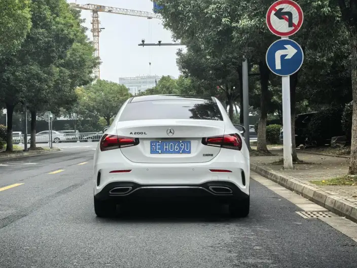 Mercedes-Benz A-class 2022 Model Facelift II A 200 L Sports sedan Fashion Edition – фото 5