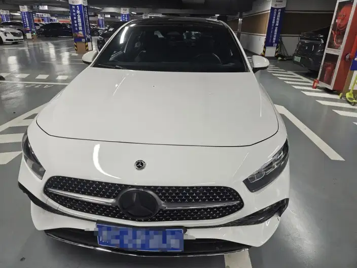 Mercedes-Benz A-class 2023 Model A 200 L Sports sedan Fashion Edition – фото 2