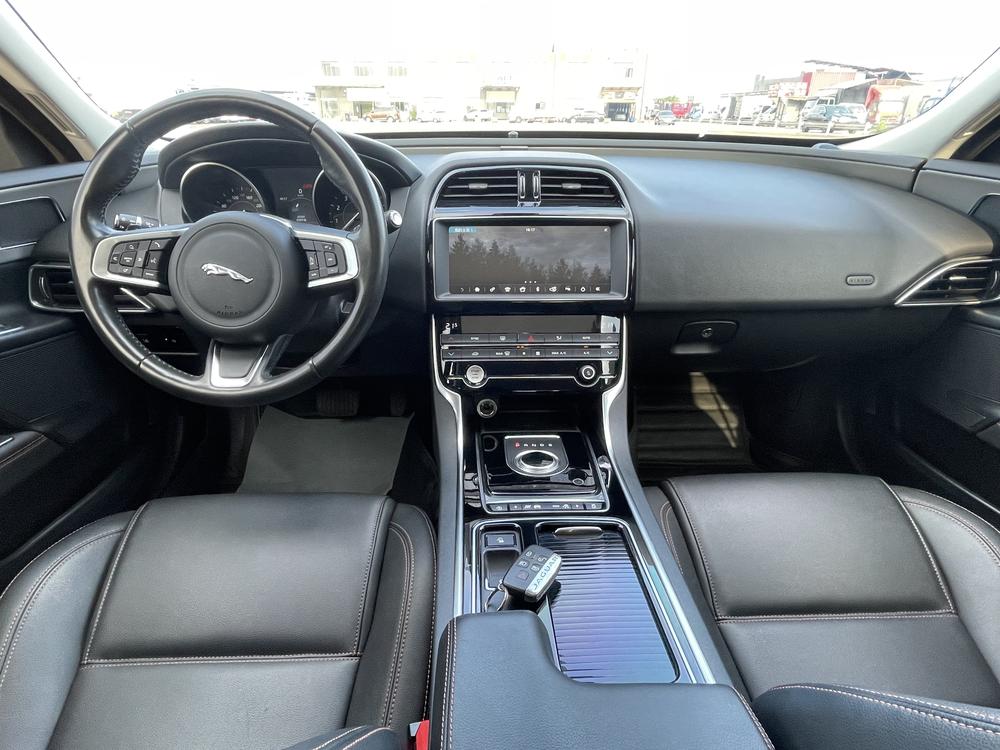 Jaguar XEL 2019 2.0T 200PS Luxury – фото 20