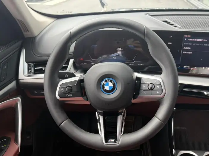 BMW iX 1 2025 Model eDrive25L M Sports Set – фото 9