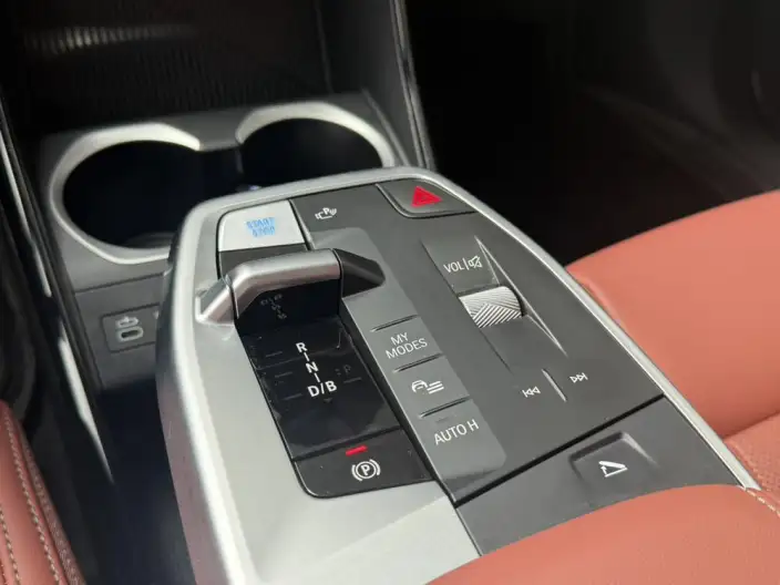 BMW iX 1 2025 Model eDrive25L M Sports Set – фото 10