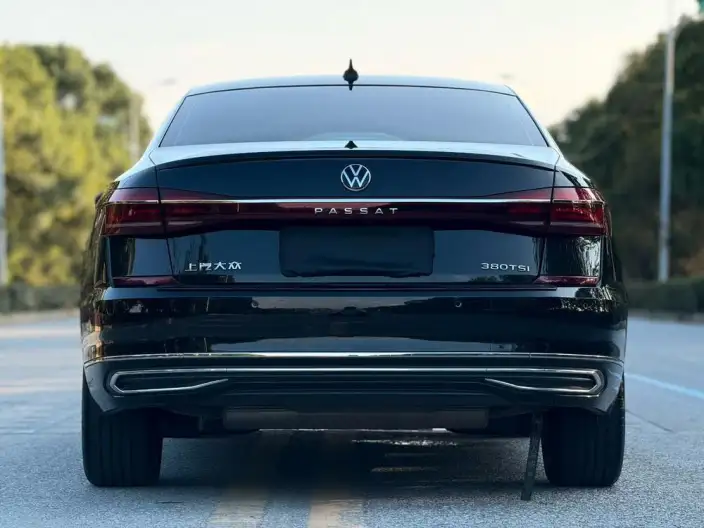 Volkswagen Passat 2023 Model Facelift 330TSI Deluxe Edition – фото 5