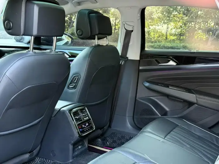 Volkswagen Passat 2023 Model Facelift 330TSI Deluxe Edition – фото 9