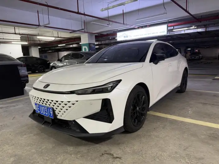 Changan UNI-V 2024 Model 1.5T Noble Model – фото 1