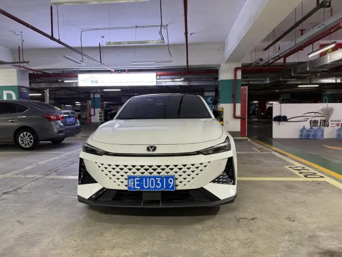 Changan UNI-V 2024 Model 1.5T Noble Model – фото 2