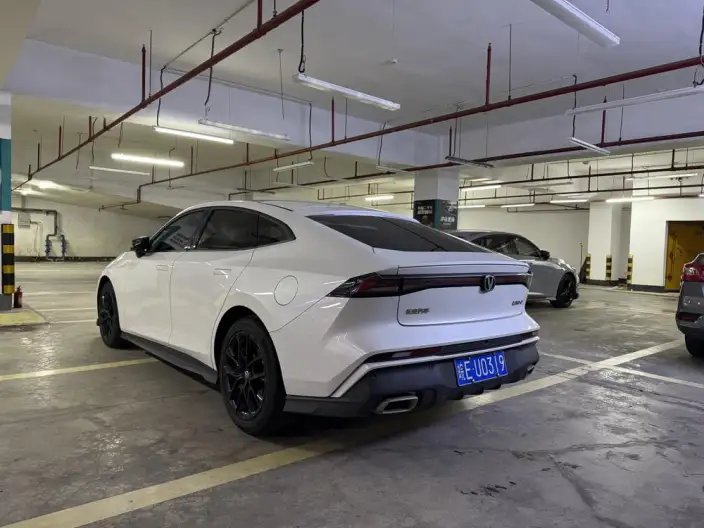 Changan UNI-V 2024 Model 1.5T Noble Model – фото 5