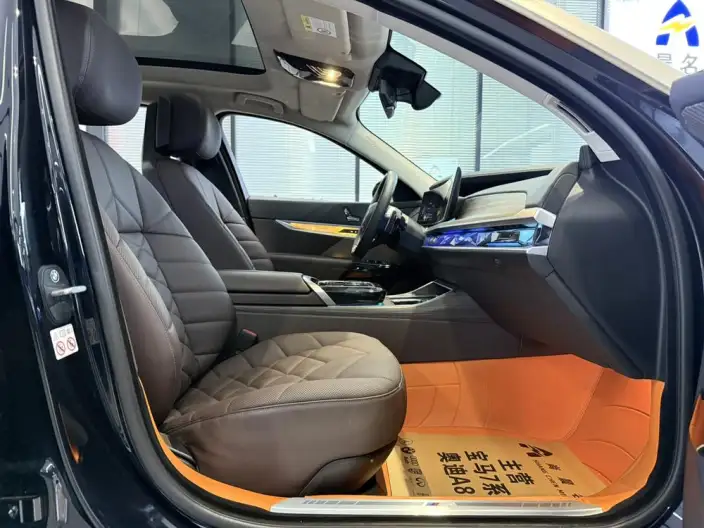 BMW 7 Series 2023 Model 735Li M Sports Set – фото 8