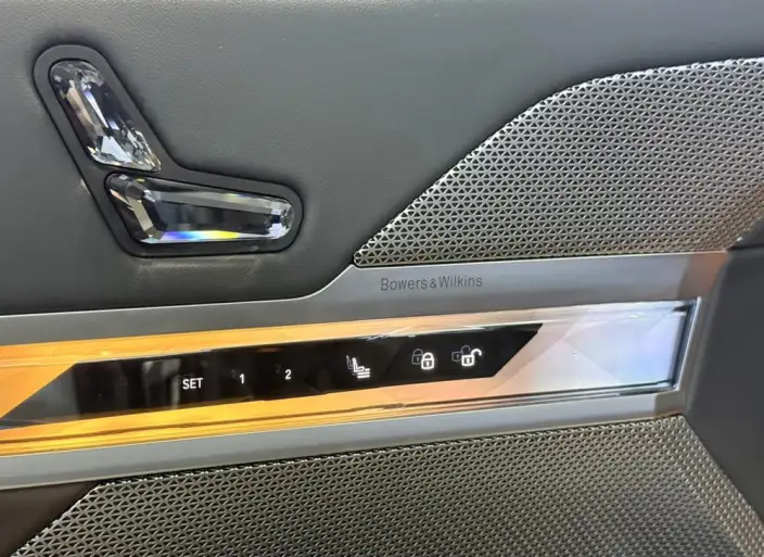 BMW 7 Series 2023 Model 735Li M Sports Set – фото 9