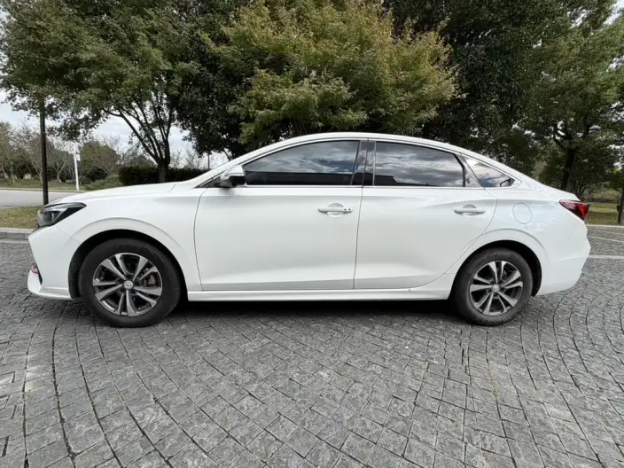Changan Eado 2023 Model PLUS Changxiang Edition Blue whale NE 1.4T GDI DCT Noble Model – фото 3
