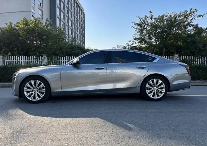 Cadillac CT6 2023 Model 28T Luxury Model – фото 4