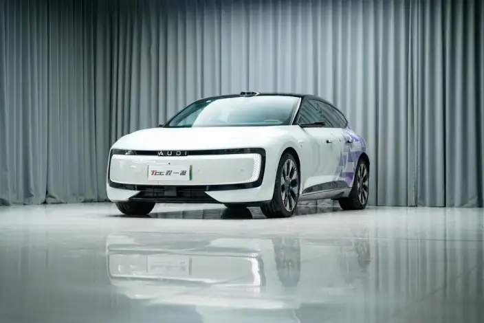 AUDI E5 Sportback 2026 Model Flagship quattro Model – фото 1