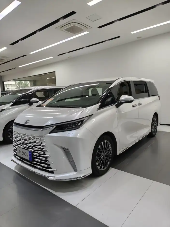 Lexus LM 2023 Model 500h DIRECT4 VI seat Respect Edition – фото 1