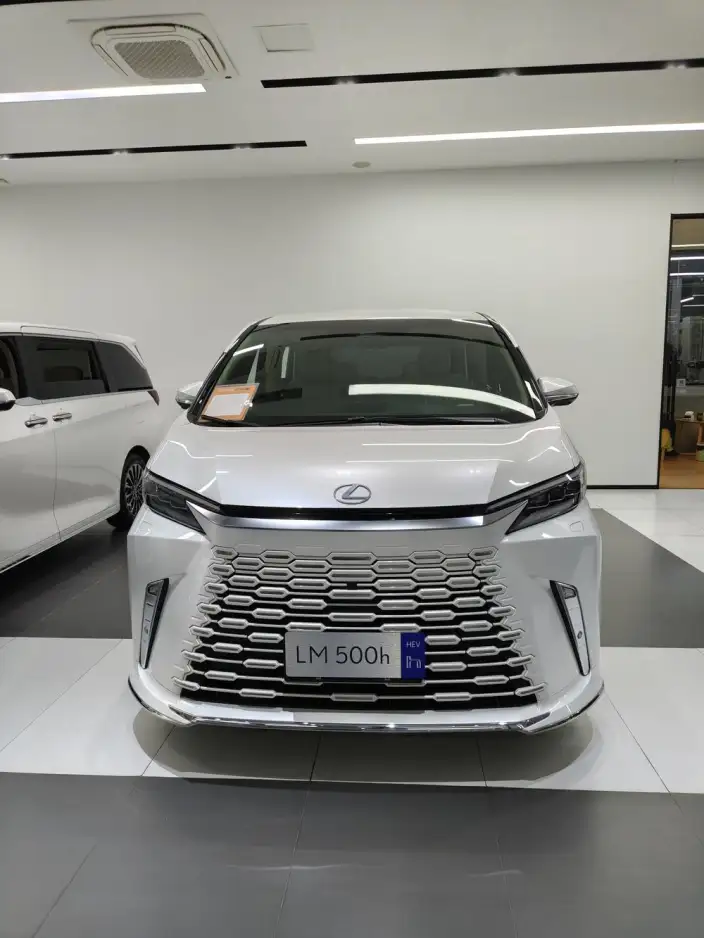 Lexus LM 2023 Model 500h DIRECT4 VI seat Respect Edition – фото 2