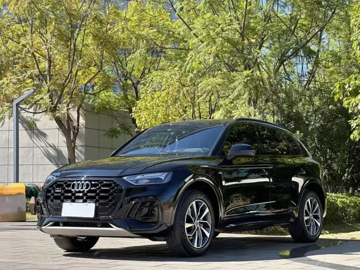 Audi Q5L 2023 Model 40T Luxury Dynamic Model – фото 1