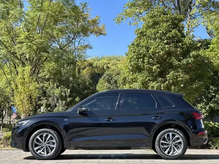 Audi Q5L 2023 Model 40T Luxury Dynamic Model – фото 4
