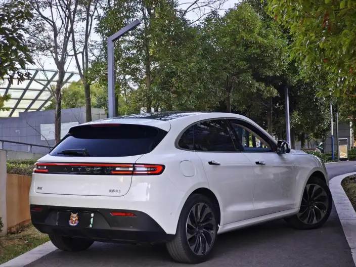 Aito M5 2022 Model Extended Range 4WD Ultimate Edition – фото 6