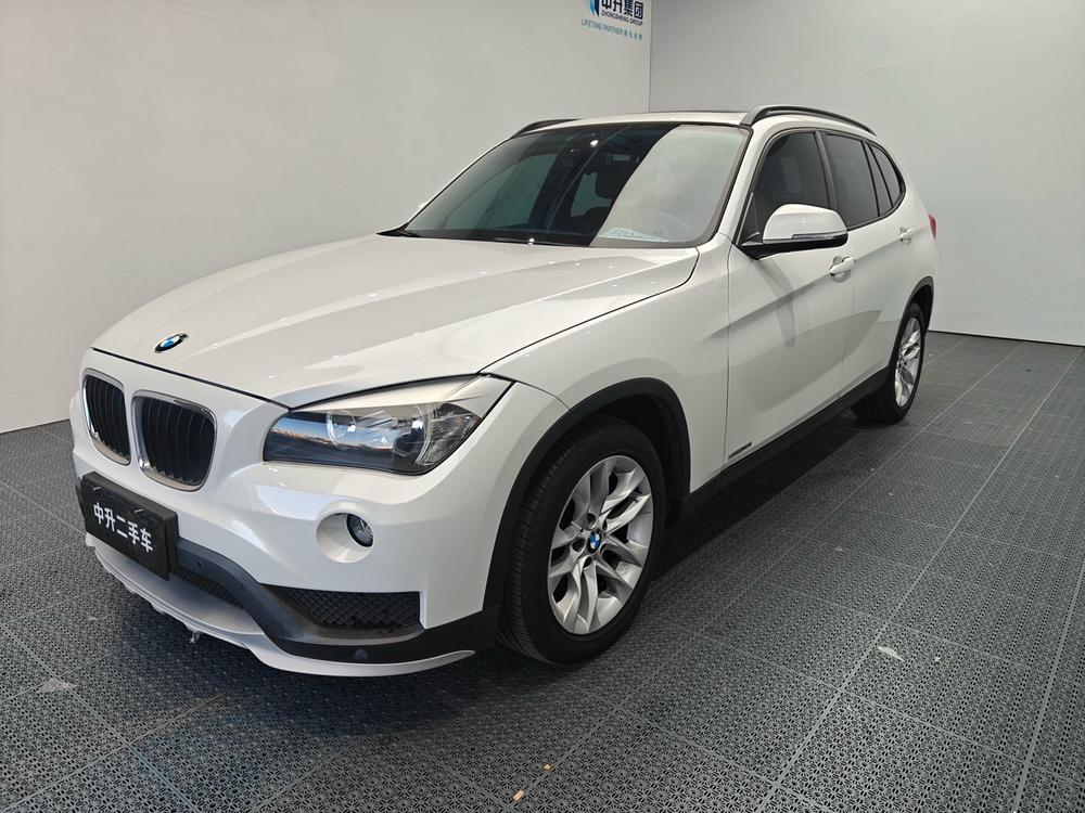BMW X1 2015 sDrive18i Fashion Advanced – фото 1