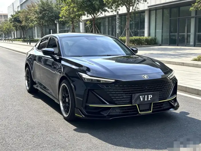 Changan UNI-V 2022 Model 1.5T Sports Edition – фото 3