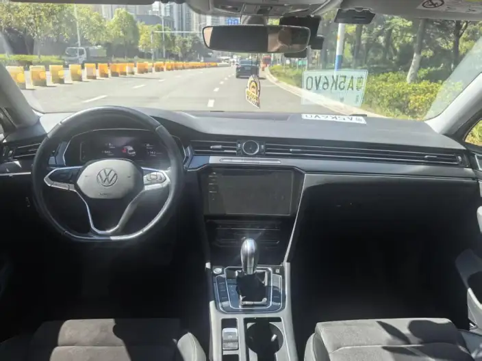 Volkswagen Magotan 2020 Model 330TSI DSG Luxury Model – фото 8