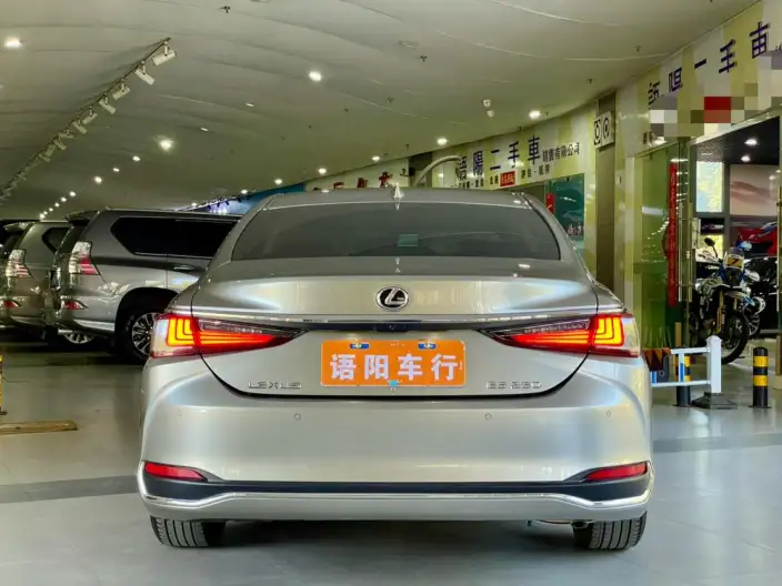 Lexus ES 2022 Model 200 Deluxe Edition – фото 5