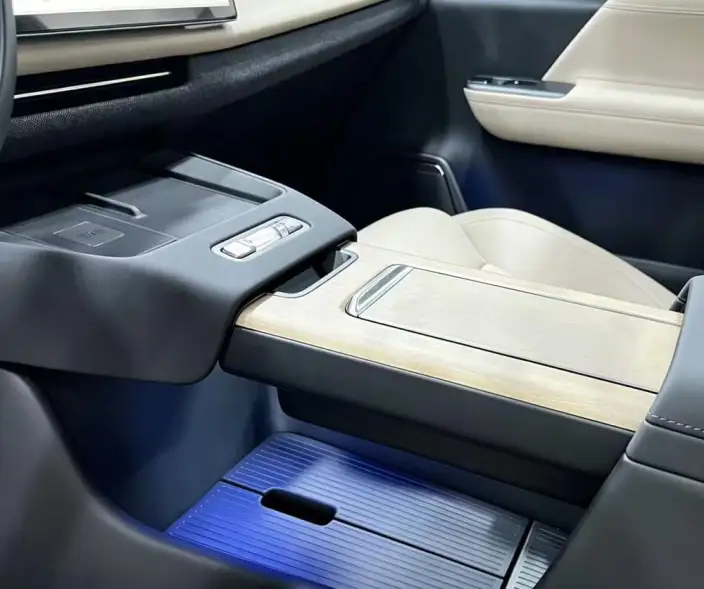 Volvo XC70 2026 Model 2WD Long Battery Life Pro – фото 10