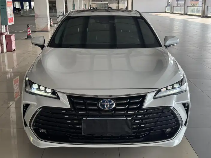 Toyota Avalon 2022 Model Hybrid 2.5L Deluxe Edition – фото 2