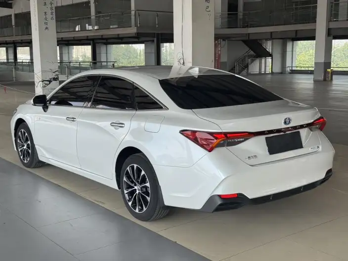 Toyota Avalon 2022 Model Hybrid 2.5L Deluxe Edition – фото 5