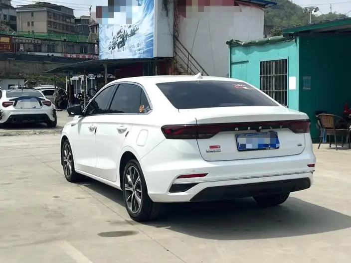 Geely Emgrand 2022 Model No. 4 Gen 1.5L CVT Flagship Model – фото 4