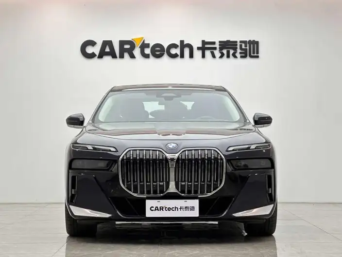 BMW 7 Series 2023 Model 735Li M Sports Set – фото 2