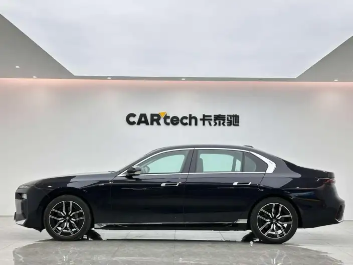 BMW 7 Series 2023 Model 735Li M Sports Set – фото 4