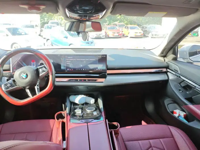 BMW 5 Series 2024 Model 530Li Leading Model M Sports Set – фото 7