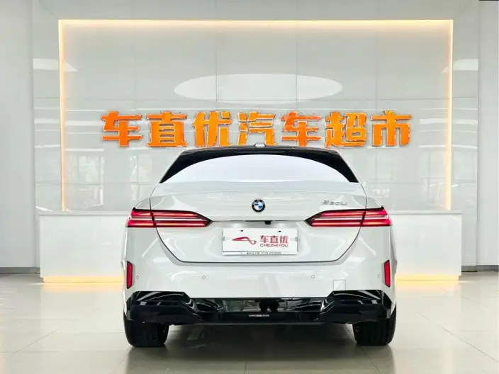 BMW 5 Series 2025 Model 530Li Leading Model M Sports Set – фото 4