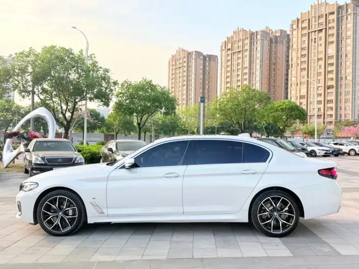 BMW 5 Series 2023 Model Facelift 530Li Exclusive Model M Sports Set – фото 4