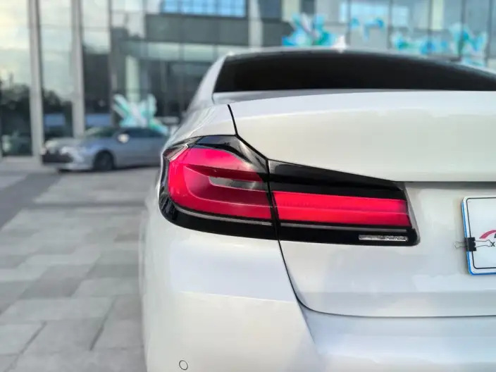 BMW 5 Series 2023 Model Facelift 530Li Exclusive Model M Sports Set – фото 10