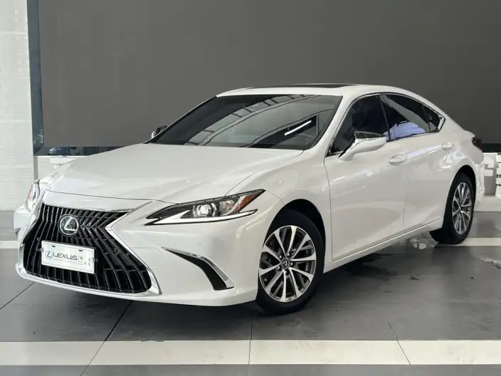 Lexus ES 2022 Model 200 Superior Edition – фото 1