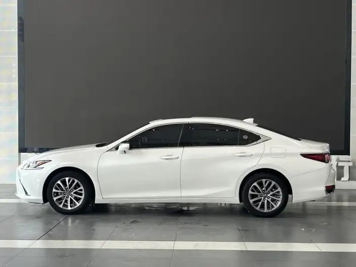Lexus ES 2022 Model 200 Superior Edition – фото 4