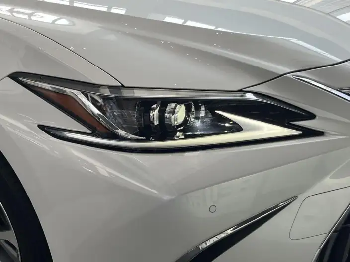 Lexus ES 2022 Model 200 Superior Edition – фото 10