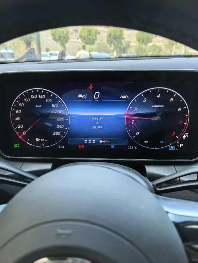 Mercedes-Benz GLC 2024 Model Facelift GLC 300 L 4MATIC Dynamic Model 5 seat – фото 7