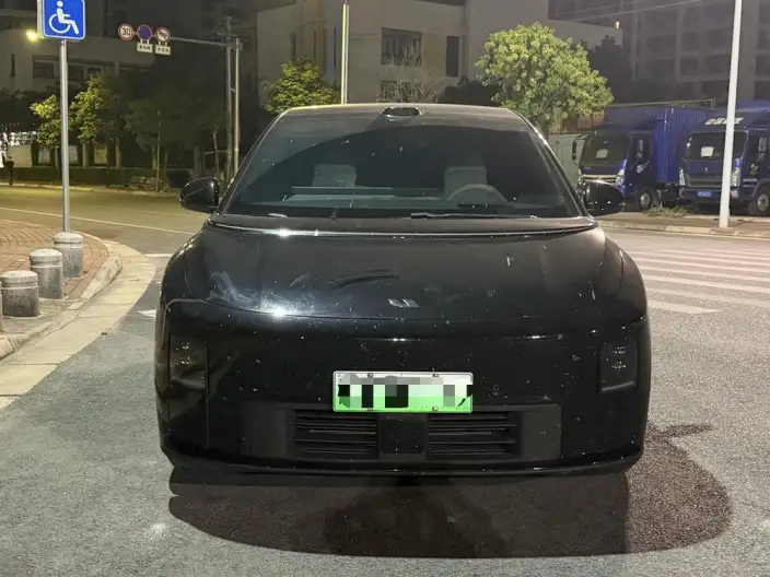 Li Auto i6 2025 Model 4WD Standard Edition – фото 2