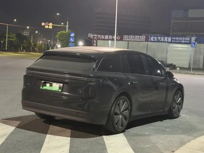 Li Auto i6 2025 Model 4WD Standard Edition – фото 6