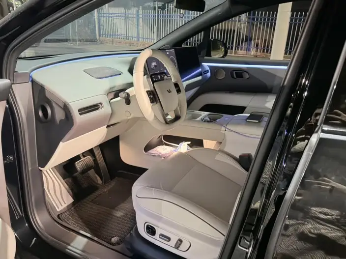 Li Auto i6 2025 Model 4WD Standard Edition – фото 8