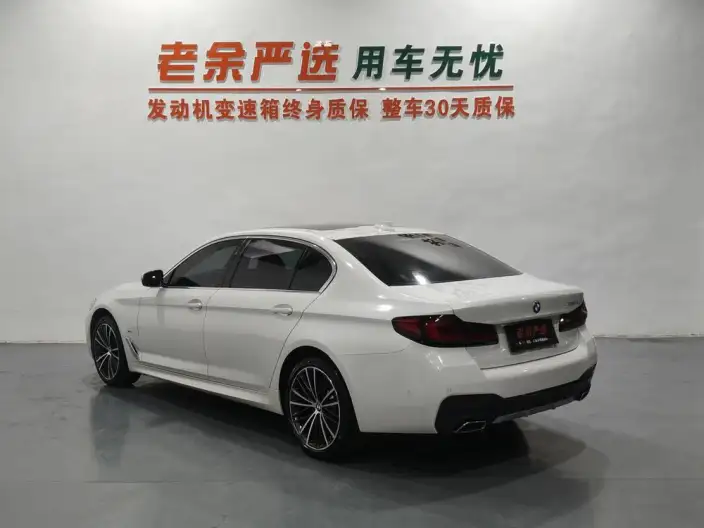 BMW 5 Series 2022 Model 530Li Leading Model M Sports Set – фото 4