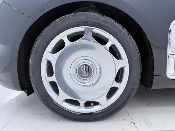 HONGQI H9 2023 Model 2.0T Smart Flag Enjoy Edition – фото 7